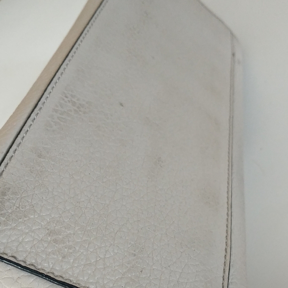 Kate Spade Beige Shoulder Bag with Black Trim - Picture 11 of 13